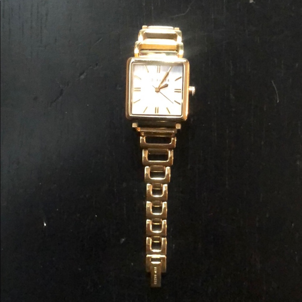 Gold link watch